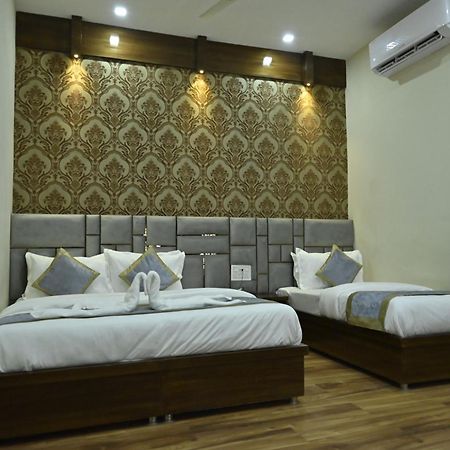 Guntas Residency Hotel Амритсар Екстериор снимка