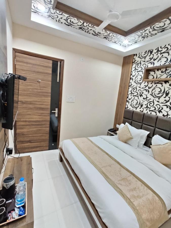 Guntas Residency Hotel Амритсар Екстериор снимка
