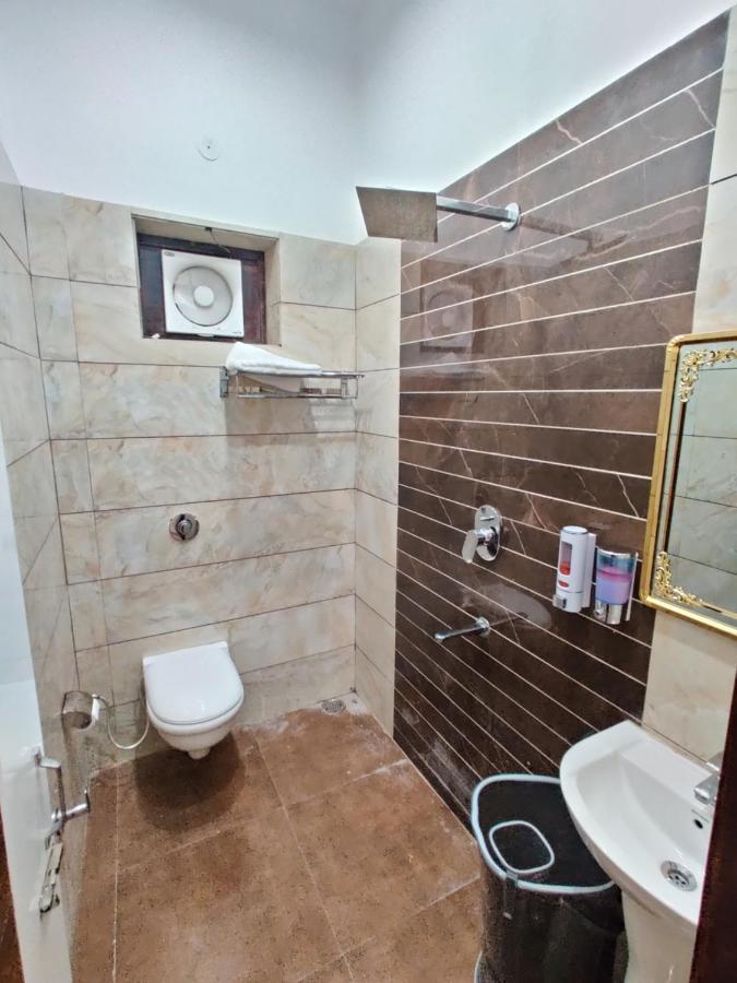 Guntas Residency Hotel Амритсар Екстериор снимка