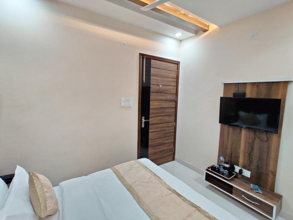 Guntas Residency Hotel Амритсар Екстериор снимка