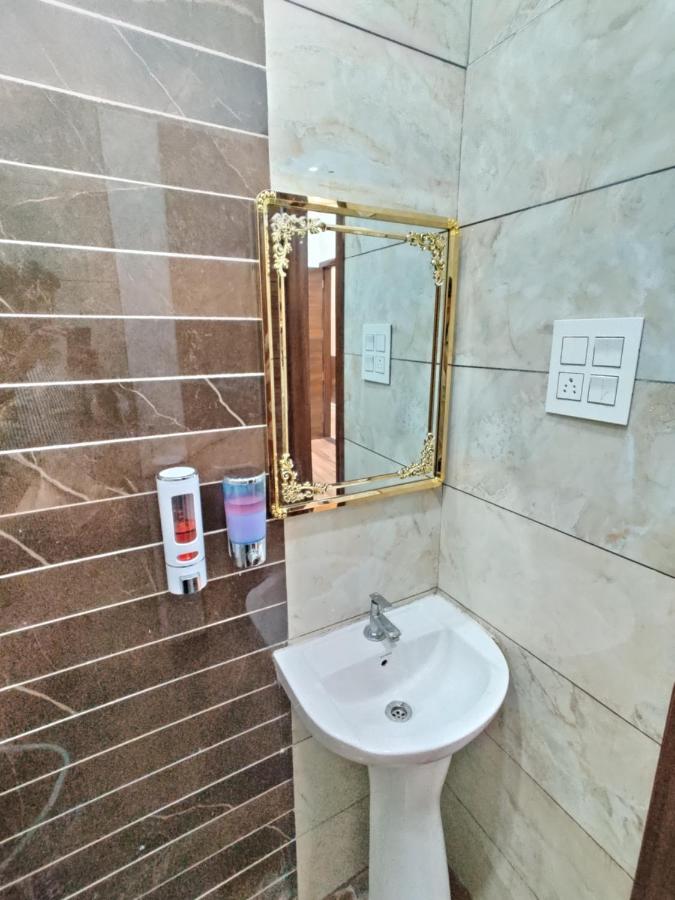Guntas Residency Hotel Амритсар Екстериор снимка