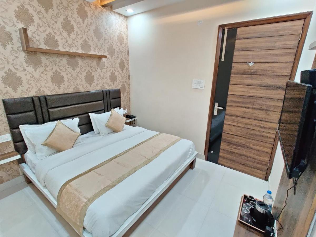 Guntas Residency Hotel Амритсар Екстериор снимка