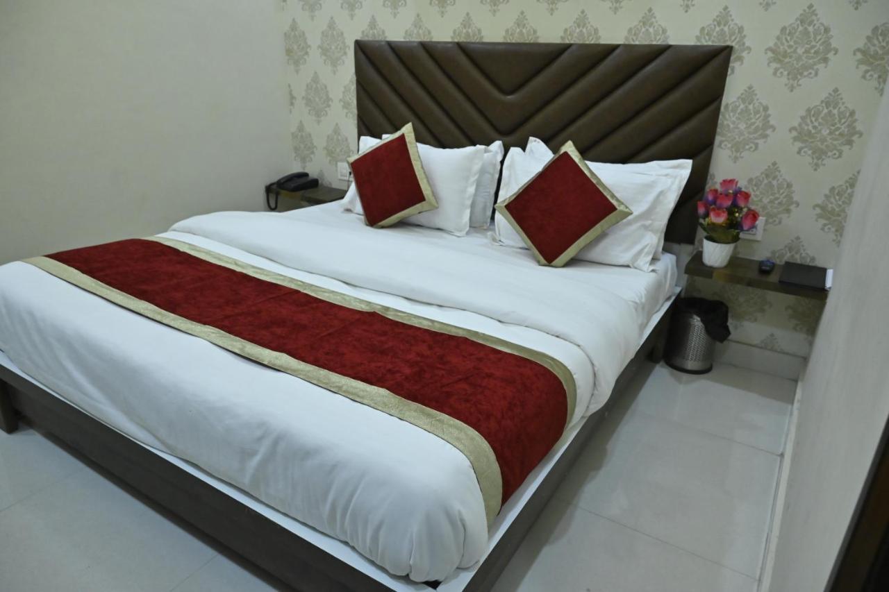 Guntas Residency Hotel Амритсар Екстериор снимка