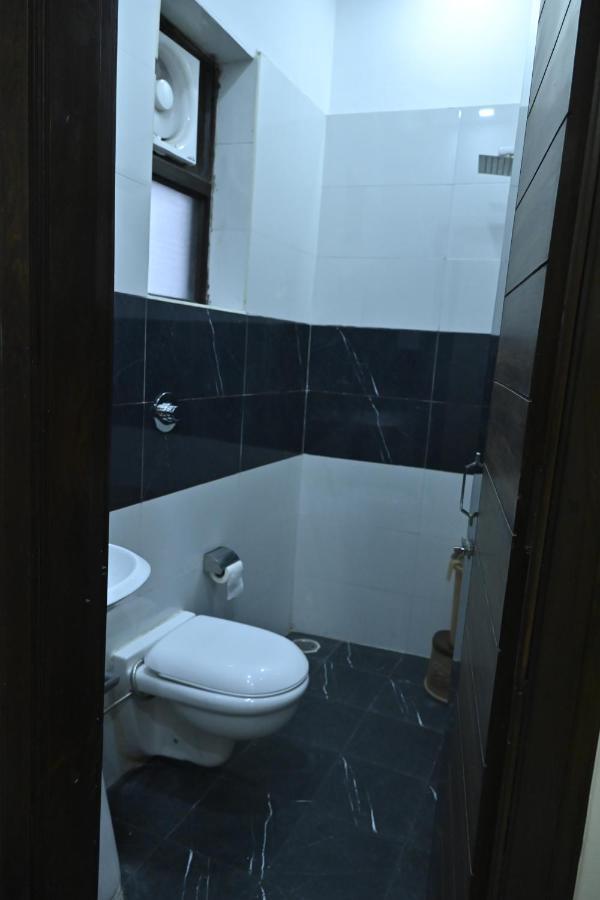 Guntas Residency Hotel Амритсар Екстериор снимка