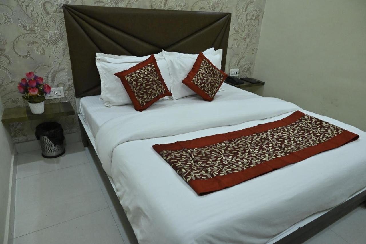 Guntas Residency Hotel Амритсар Екстериор снимка