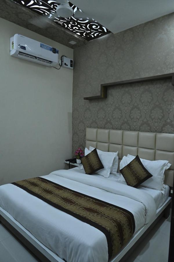 Guntas Residency Hotel Амритсар Екстериор снимка