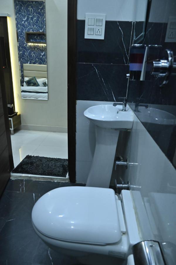 Guntas Residency Hotel Амритсар Екстериор снимка