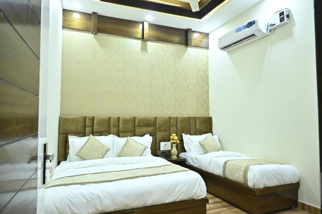 Guntas Residency Hotel Амритсар Екстериор снимка