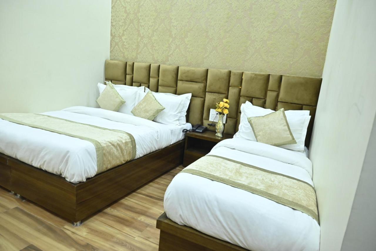 Guntas Residency Hotel Амритсар Екстериор снимка