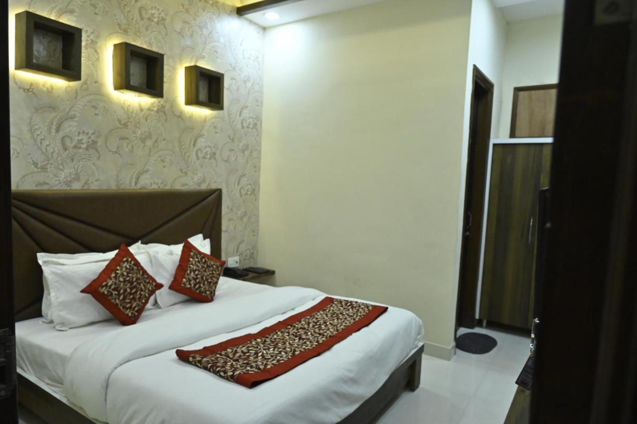Guntas Residency Hotel Амритсар Екстериор снимка