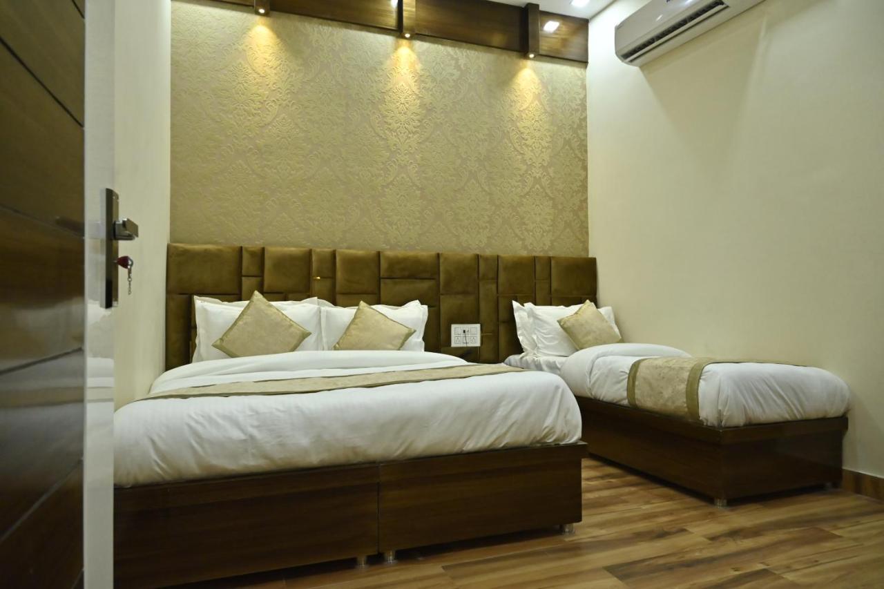 Guntas Residency Hotel Амритсар Екстериор снимка