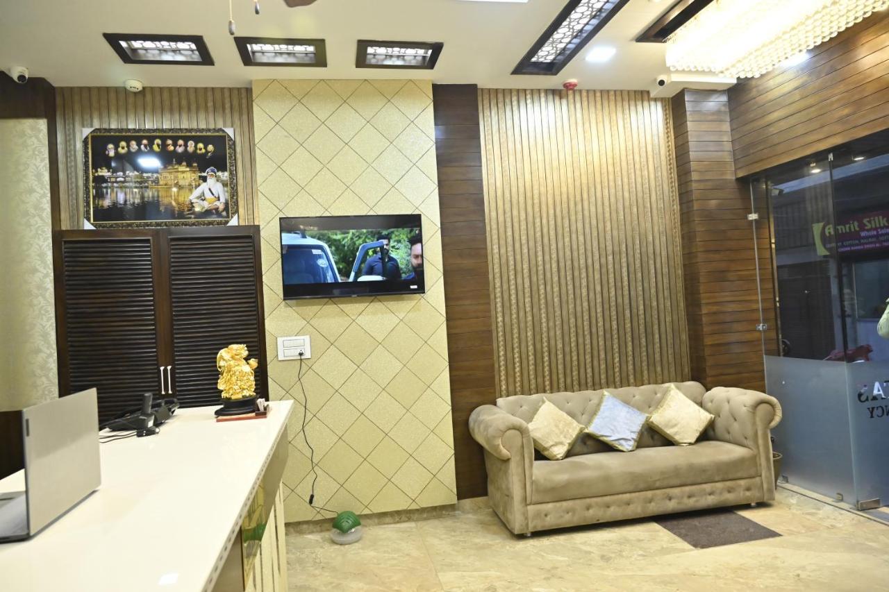 Guntas Residency Hotel Амритсар Екстериор снимка